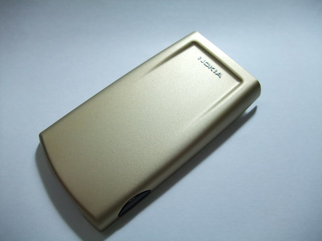 Nokia_8850_BatteryCover_Gold_01.JPG
